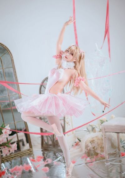 欧美操美女小逼_普通话在线观看