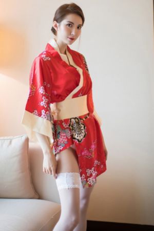 欧美戴眼镜番号封面_十万网红美女美酱
