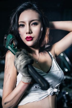 欧美羽绒服品牌大全_十万网红美女美酱