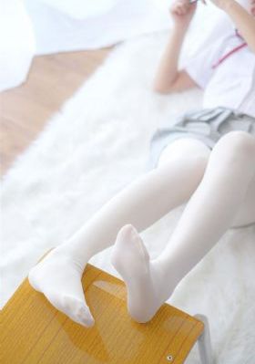 欧美冬季羽绒服街拍_BD英语免费观看