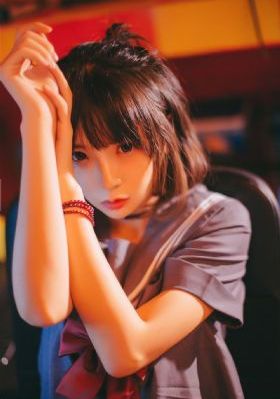 欧美站大牌时尚女装_高清在线观看视频